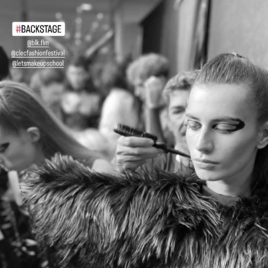 Trabajo de maquillaje backstage